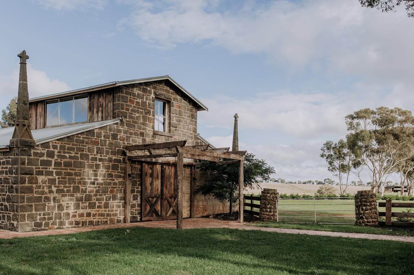 Rustic Wedding Venue Melbourne Warrawong Estate